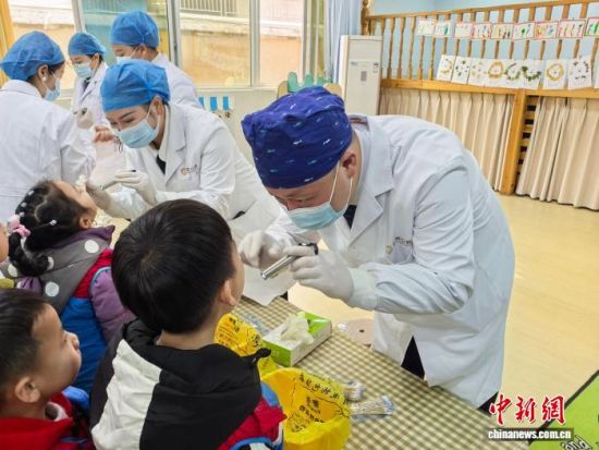 1��8�գ�̨��������ҽ���ٰ�(��һ)���������ƽ��ص��׶�԰��չ������������ܲ ��