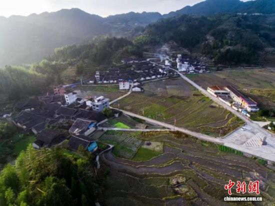 航拍寿宁县南阳镇含溪村。叶其明 摄 航拍寿宁县南阳镇含溪村。叶其明 摄