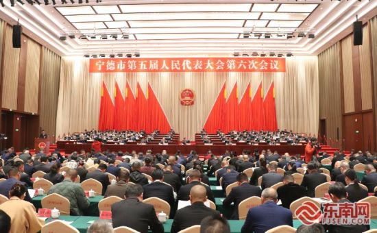 1��14�����磬�����е������������������λ��鿪Ļ������������ Ҷ���� ��