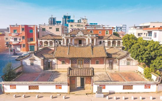 中西合璧的高阳楼 郝慧媛 摄 中西合璧的高阳楼 郝慧媛 摄