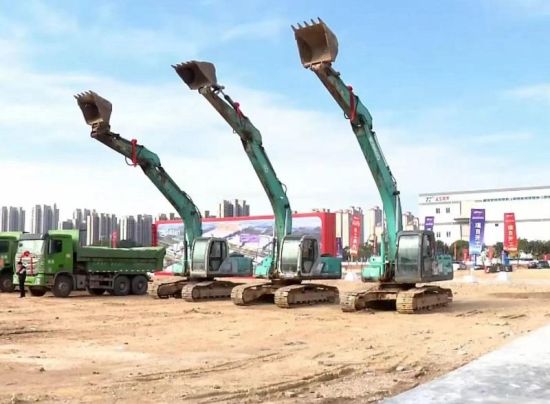 厦门士兰集华生产线项目开工现场。图片来源今日海沧。 厦门士兰集华生产线项目开工现场。图片来源今日海沧。