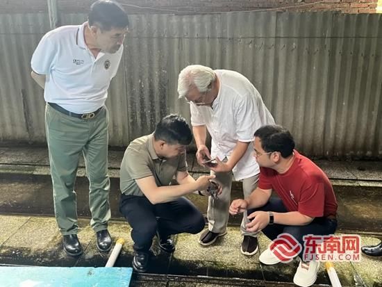 �������ڳر߸����鿴��Ⱥ״̬���ܷ��� ��ͼ