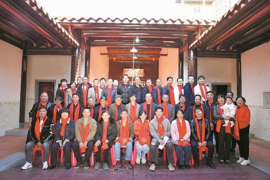 ������һ�����ں�Ϫβ���������׺�Ӱ�������ձ����� ���� ͨѶԱ �Ʊ�ٻ ��