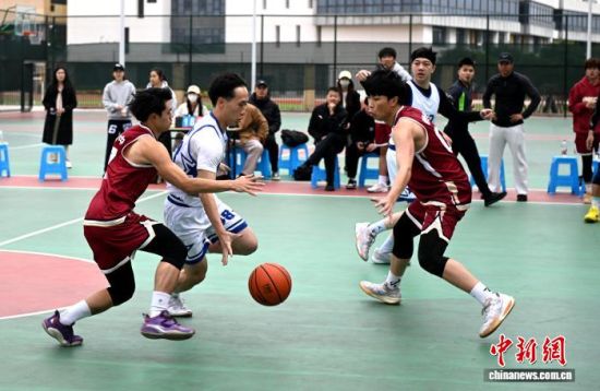 1��19�գ�����̨ͬ�ģ��������Ρ���̨���������������߷�������֮���ڸ��ݿ�Ļ�������������� ���� ��