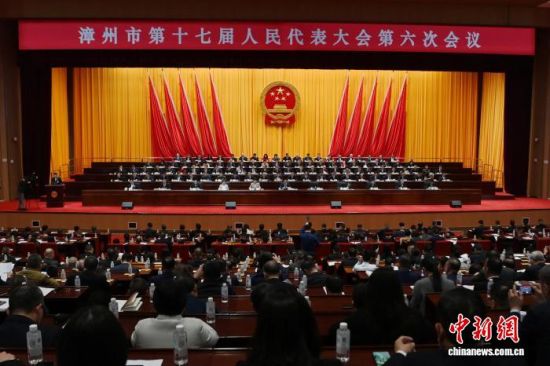 22�գ������е�ʮ�߽���������������λ�����С����������� �Ž���