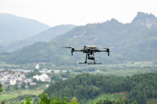 武夷山国家公园开展无人机巡护。福建省林业局供图 武夷山国家公园开展无人机巡护。福建省林业局供图