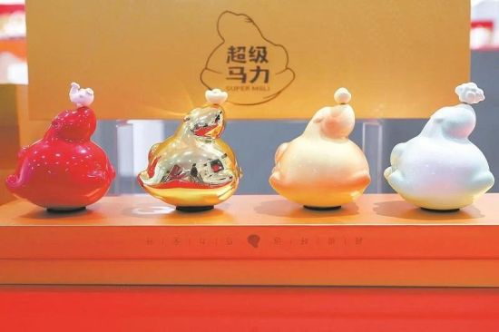 µÂ»¯ÆóÒµÉú²úµÄ³¬¼¶ÂíÁ¦ÏãÞ¹°Ú¼þ¡£Í¼Æ¬À´Ô´£ºµÂ»¯ÏØÈÚýÌåÖÐÐÄ µÂ»¯ÆóÒµÉú²úµÄ³¬¼¶ÂíÁ¦ÏãÞ¹°Ú¼þ¡£Í¼Æ¬À´Ô´£ºµÂ»¯ÏØÈÚýÌåÖÐÐÄ