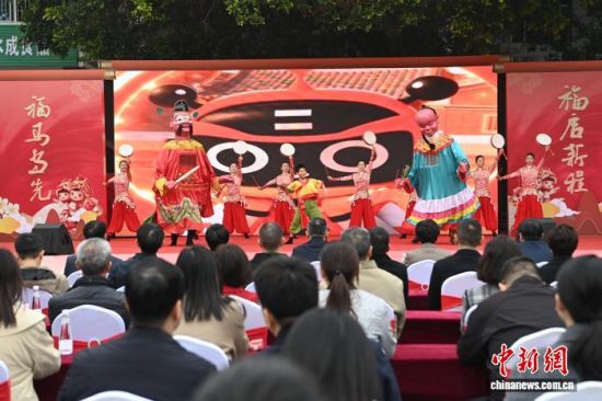 ���ů�����ս�Ŀ�����Ϸ��š��������¡��ݳ���������Ļ������������ �Ž� ��