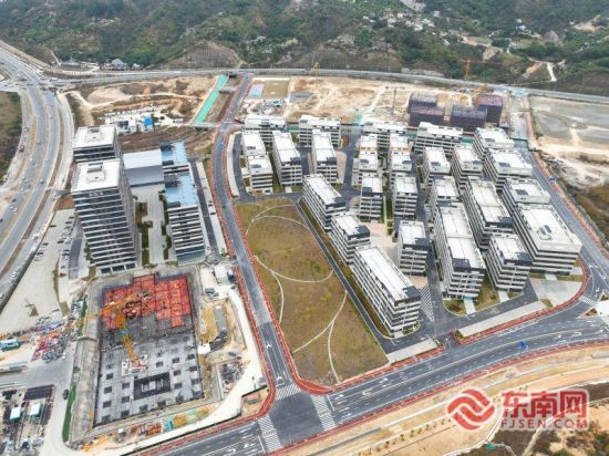 ÖÐµç¿Æ´´³ÇÒ»ÆÚÒÑÈ«Ãæ½¨³É²¢Íê³ÉÕÐÉÌ£¬¶þÆÚ½¨ÉèÕýº¨¡£ ÖÐµç¿Æ´´³ÇÒ»ÆÚÒÑÈ«Ãæ½¨³É²¢Íê³ÉÕÐÉÌ£¬¶þÆÚ½¨ÉèÕýº¨¡£