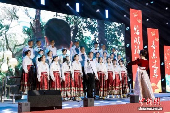 Ȫ�����彭�������塰����֮�����ϳ����ݳ��Ļ�����Ա�����ġ���衱���������������顷���彭����ý�����Ĺ�ͼ