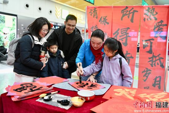 �����ú�������Ա�ڸ��ݳ��ֹ��ʻ�����С�˿�д���֡� ���������� ������ ��