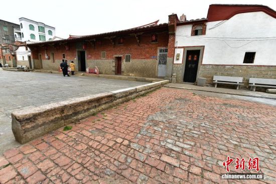 ͼΪ�ι���ǰ�������Ȳιۡ���������� �ű� ��