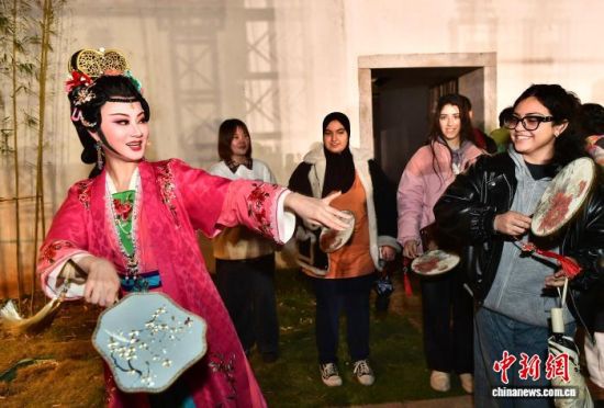 1��30��������ѧ��������ʷ�Ļ��������ݵ�������ԱѧϰϷ����������������� �ű� ��