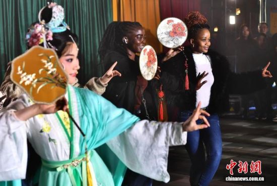 1��30��������ѧ��������ʷ�Ļ��������ݵ�������ԱѧϰϷ����������������� �ű� ��