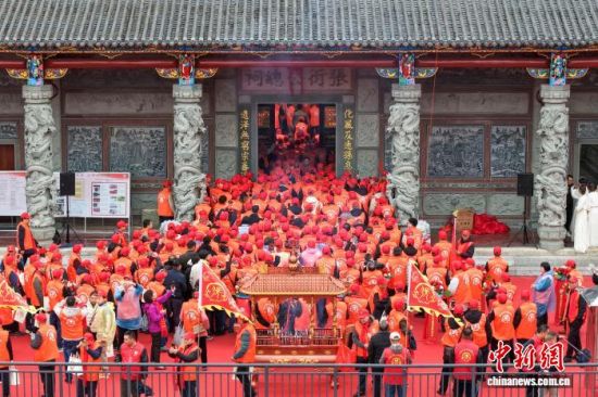 1��31�գ��׽��Ż����Ļ�����������������������ڸ���ʡ�Ϻ����ٳ����Ŵ忪Ļ���Ϻ�����ý�����Ĺ�ͼ