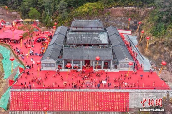 1��31�գ��׽��Ż����Ļ�����������������������ڸ���ʡ�Ϻ����ٳ����Ŵ忪Ļ���Ϻ�����ý�����Ĺ�ͼ