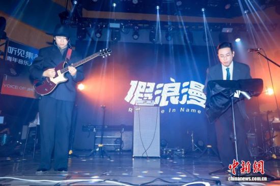 1���������ǹ⺣Ͽ������������ҵƽ̨�ߡ��������������������˳��������������м������佱��ͼΪ�ֳ����ݡ���(����췽 ��ͼ)