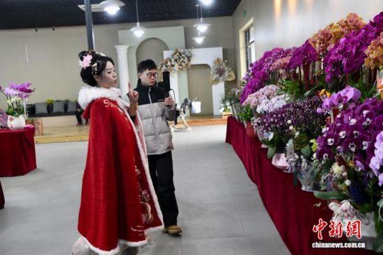 2��1�գ����������ڸ������ٻ���԰�´�����ֱ���� ��������� ������ ��