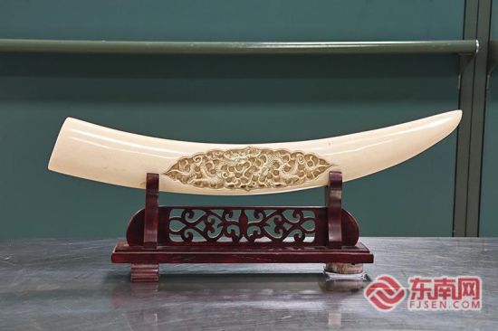 ���Ż������ع�Ա���뾳�ÿ������в��������Ʒ1076�ˡ��޿��� ��