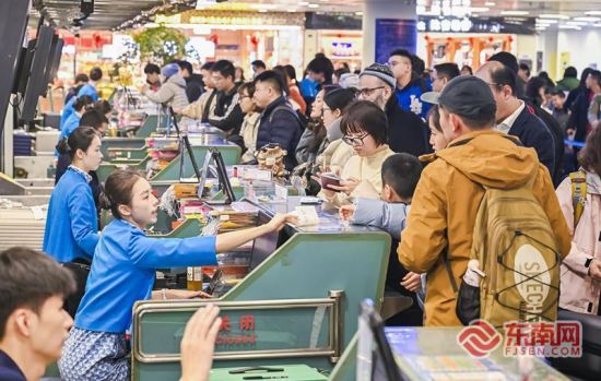 �����ڼ䣬������Ա��Ϊ�ÿ͸�Ч�������������ú���ͼ��