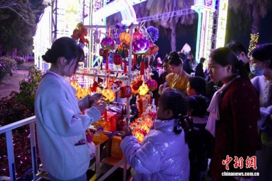 2��4�������������ţ��ο͹���С���ơ���������� ������ ��