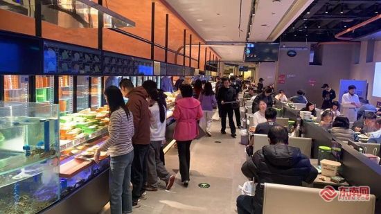 �������ں��ʻ�����ò͡�