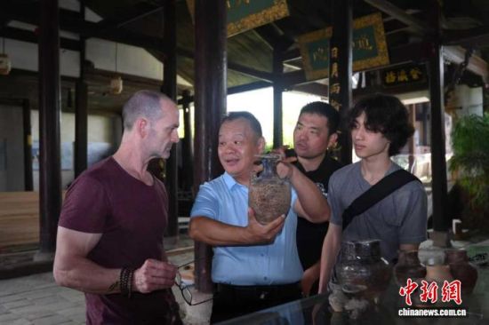 2025��10��8�գ��������Ӳ������(��һ)������(��һ)�ڸ��������ѧϰ��յ�Ļ���κ׿�� ��