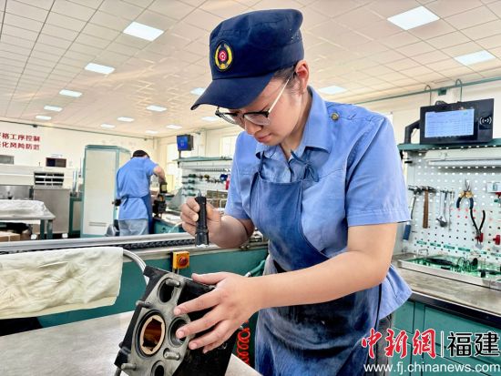 �쳿���ڼ�鷧��״̬��