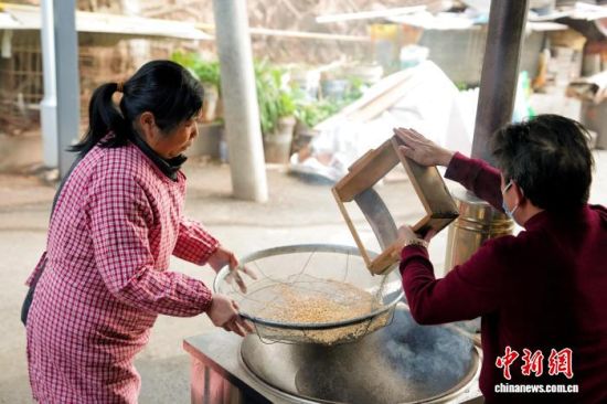 2��4�գ���ֵ���������Ϻ����ٽ�����������һ���˼���ǰ��������æ���������������Ϻ�����ý�����Ĺ�ͼ