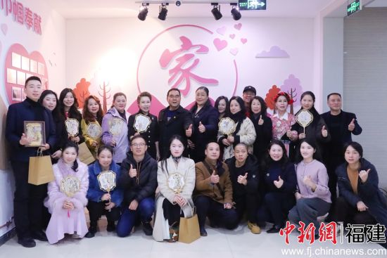 ������Ա�ֳ��������Ľ��Ҷ���Ʒ��Ӱ���Ҷ���� ��