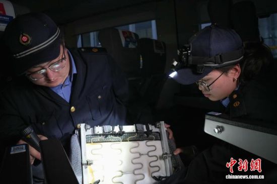 2��6������������ϵ����»��������Ƽ�����ڴ������������ο��͹��ϡ����ų�ΰ ��