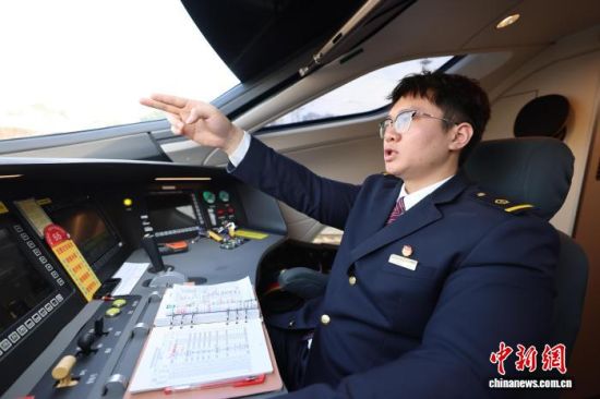 ��00�󡱶�����˾������۾������ʻ�г���ִ�б�׼����ҵ���������� ��