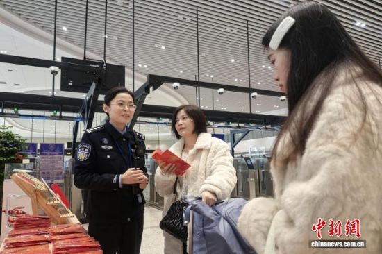 2��16�գ���������ͨ������ͷ������߼�վִ�����������ÿ������´���Ʒ��ף����������Ƽ ��