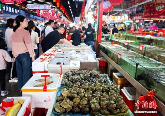 2��15�գ��������ݣ��������г���ѡ���ʡ����ݸ������г�ӭ����ǰ���Ѹ߷壬���ຣ��Ʒ���������������г�������������ζʮ�㡣��������� ���� ��