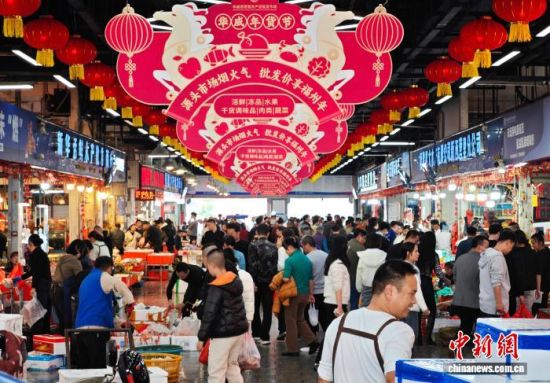 2��15�գ��������ݣ��������г���ѡ���ʡ����ݸ������г�ӭ����ǰ���Ѹ߷壬���ຣ��Ʒ���������������г�������������ζʮ�㡣��������� ���� ��