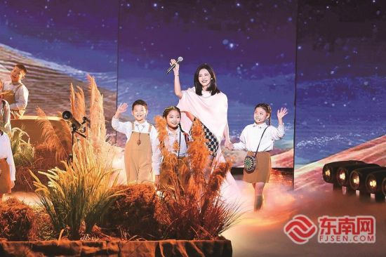 ��������������������һСѧɽ����ϳ��ŵĺ������븣������ԱҦ����ͬ������������ġ���