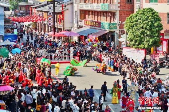 2��18�գ�������ǧ������ ��������������Ƚֻ�����ڶ��ο�Χ�ۡ���������ý�����Ĺ�ͼ