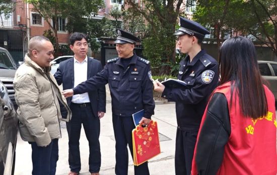 �����������ġ������֡�ͼԴ����������