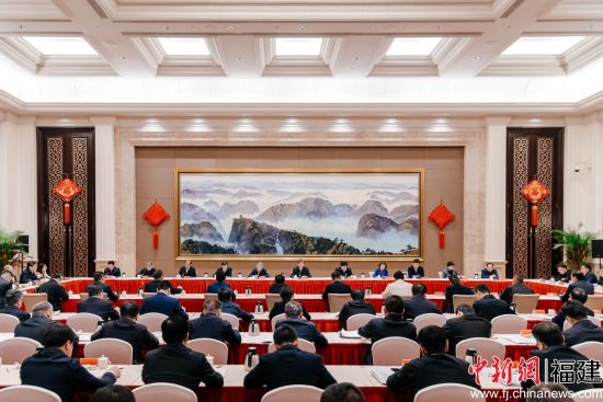 2月24日,福建省委、省政府连续第六年以“新春第一会”形式,在福州召开民营经济代表人士座谈会。图为会议现场。 李南轩 摄 2月24日,福建省委、省政府连续第六年以“新春第一会”形式,在福州召开民营经济代表人士座谈会。图为会议现场。 李南轩 摄