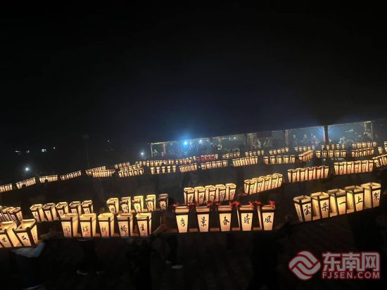 “迎烛桥”活动。东南网记者林瑶 摄 “迎烛桥”活动。东南网记者林瑶 摄