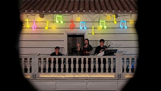 天台音乐趴 沈东梅 摄 天台音乐趴 沈东梅 摄