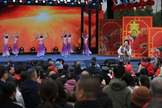 2ÔÂ17ÈÕ¡¢18ÈÕ£¨ÕýÔ³õÒ»¡¢³õ¶þ£©£¬¸£½¨Ê¡¸èÎè¾çÔº¡°Âí¡±Á¦È«¿ª£¬ÑÝÔ±ÃÇÒÔ¸èÎèËÍÉÏ×£¸££¬Ãñ×å·þÊÎÐ㡶ʯÁñ×ÑÒ»¼ÒÇס·Õ¹ÏÖÃñ×åÍŽáÉú¶¯Í¼¾°£¬Óн±ÎÊ´ð»·½Ú»¹Îª¹ÛÖÚËÍÉϾ糡ÐÂÄêÑݳöƱ¡£ 2ÔÂ17ÈÕ¡¢18ÈÕ£¨ÕýÔ³õÒ»¡¢³õ¶þ£©£¬¸£½¨Ê¡¸èÎè¾çÔº¡°Âí¡±Á¦È«¿ª£¬ÑÝÔ±ÃÇÒÔ¸èÎèËÍÉÏ×£¸££¬Ãñ×å·þÊÎÐ㡶ʯÁñ×ÑÒ»¼ÒÇס·Õ¹ÏÖÃñ×åÍŽáÉú¶¯Í¼¾°£¬Óн±ÎÊ´ð»·½Ú»¹Îª¹ÛÖÚËÍÉϾ糡ÐÂÄêÑݳöƱ¡£