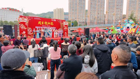 ÊÙÄþÏØ±±Â·Ï·±£»¤´«³ÐÖÐÐÄÔÚÊÙÄþÏØ¶«ÇøÃÎÁú¹ã³¡ÉÏÑÝ¡¶±¼·Ã¡·¡¶µ²Âí¡·¡¶¹Ò»¡·¡¶ÌìŮɢ»¨¡·¡¶Ì½¹È¡·µÈ¾«²Ê½ÚÄ¿£¬ÕäÏ¡¾çÖֵĶÀÌØ÷ÈÁ¦ÈÃÄêζ¸üÓÐÎÄ»¯Î¶¡£ ÊÙÄþÏØ±±Â·Ï·±£»¤´«³ÐÖÐÐÄÔÚÊÙÄþÏØ¶«ÇøÃÎÁú¹ã³¡ÉÏÑÝ¡¶±¼·Ã¡·¡¶µ²Âí¡·¡¶¹Ò»¡·¡¶ÌìŮɢ»¨¡·¡¶Ì½¹È¡·µÈ¾«²Ê½ÚÄ¿£¬ÕäÏ¡¾çÖֵĶÀÌØ÷ÈÁ¦ÈÃÄêζ¸üÓÐÎÄ»¯Î¶¡£