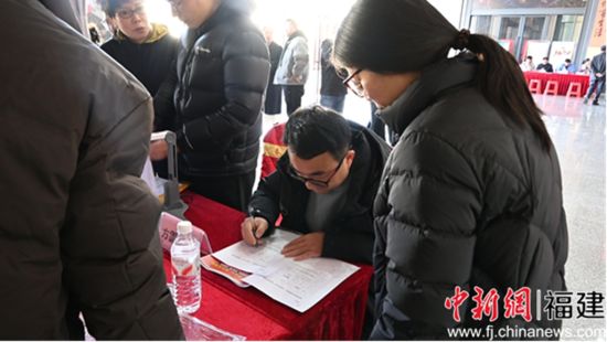 ¡¡¡¡èÏÈÙÏØÊ×Åú¡°¹²ÓвúȨ¡±×¡·¿·¿Ô´µÇ¼ÇÏÖ³¡¡£ÂíÆô³¿ ¹©Í¼ ¡¡¡¡èÏÈÙÏØÊ×Åú¡°¹²ÓвúȨ¡±×¡·¿·¿Ô´µÇ¼ÇÏÖ³¡¡£ÂíÆô³¿ ¹©Í¼