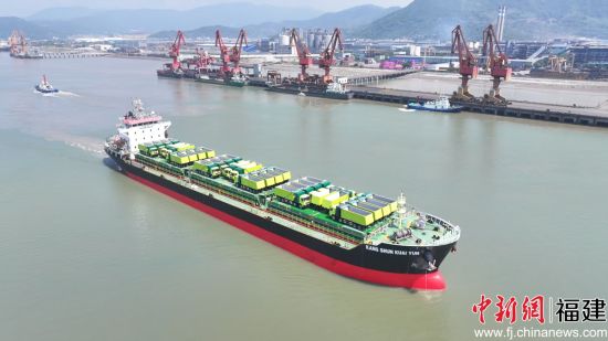 ×ÊÁÏÍ¼Îª×°ÔØ30Á¾´óÐÍÐÂÄÜÔ´¿ó¿¨µÄ°ÍÄÃÂí¼®¡°¿µË³¿ìÔË¡±ÂÖ£¬´ÓÄþµÂ¿Ú°¶ÇàÍØÂëÍ·¿ªº½Ç°ÍùÓ¡¶ÈÄáÎ÷ÑÇ¡£Ñî¡Óî Éã ×ÊÁÏÍ¼Îª×°ÔØ30Á¾´óÐÍÐÂÄÜÔ´¿ó¿¨µÄ°ÍÄÃÂí¼®¡°¿µË³¿ìÔË¡±ÂÖ£¬´ÓÄþµÂ¿Ú°¶ÇàÍØÂëÍ·¿ªº½Ç°ÍùÓ¡¶ÈÄáÎ÷ÑÇ¡£Ñî¡Óî Éã