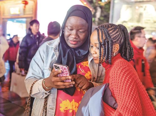 �����ڼ䣬����ο��ڸ�������������ʷ�Ļ��������������ա�ף���� ��