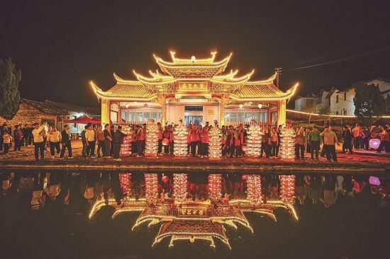 ÜÆÏª»¨µÆÑ²ÓÎÒ¹¾° »ÆË®ÁÖ Éã ÜÆÏª»¨µÆÑ²ÓÎÒ¹¾° »ÆË®ÁÖ Éã