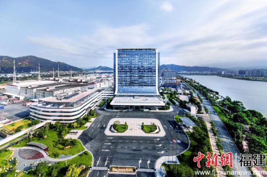 ×øÂäÓÚ¶«ÇȾ¼Ã¼¼Êõ¿ª·¢ÇøÄÚµÄÄþµÂʱ´ú¡£¶«ÇÈ¿ª·¢ÇøÈÚýÌåÖÐÐÄ ¹©Í¼ ×øÂäÓÚ¶«ÇȾ¼Ã¼¼Êõ¿ª·¢ÇøÄÚµÄÄþµÂʱ´ú¡£¶«ÇÈ¿ª·¢ÇøÈÚýÌåÖÐÐÄ ¹©Í¼