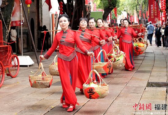 图为3月2日,文艺快闪在福州上下杭历史文化街区举行。福州市文化馆 供图 图为3月2日,文艺快闪在福州上下杭历史文化街区举行。福州市文化馆 供图