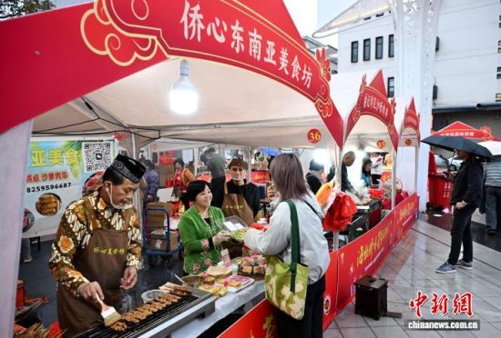 ͼΪӡÄáÌØÉ«ÃÀʳÎüÒý¹Ë¿Í¡£ÖÐÐÂÉç¼ÇÕß ÂÀÃ÷ Éã ͼΪӡÄáÌØÉ«ÃÀʳÎüÒý¹Ë¿Í¡£ÖÐÐÂÉç¼ÇÕß ÂÀÃ÷ Éã